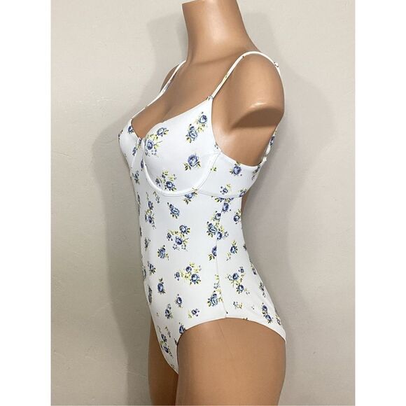 New. AQUA low cut floral swimsuit. Retails $98 Medium - Picture 5 of 10